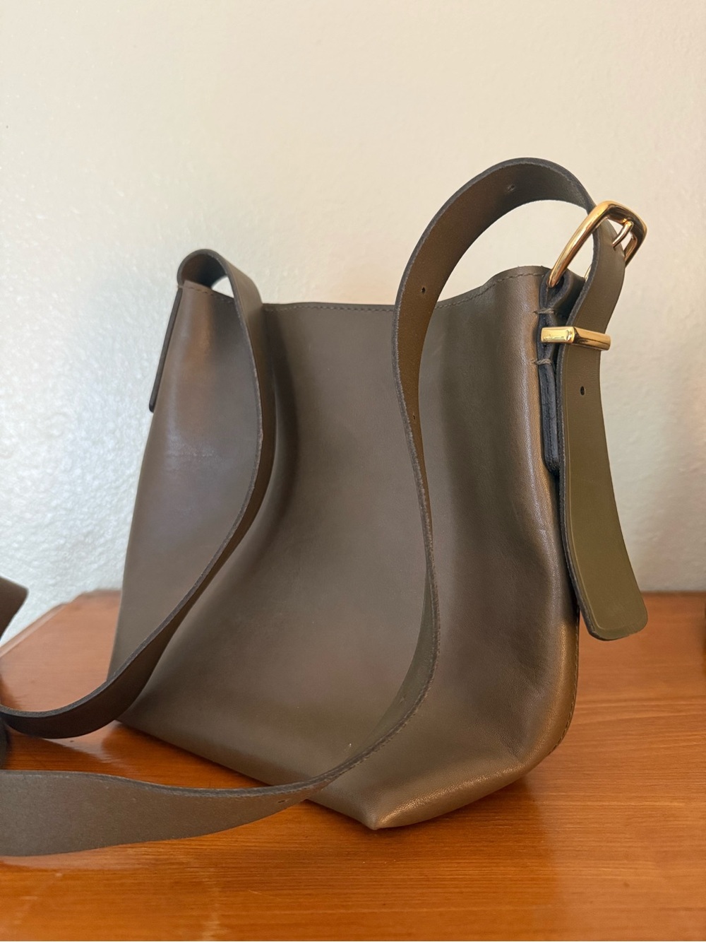Madewell Essentials Mini Leather Bucket Tote Bag